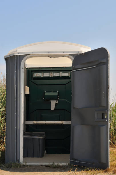Portable Toilet Options We Offer in Samsula Spruce Creek, FL